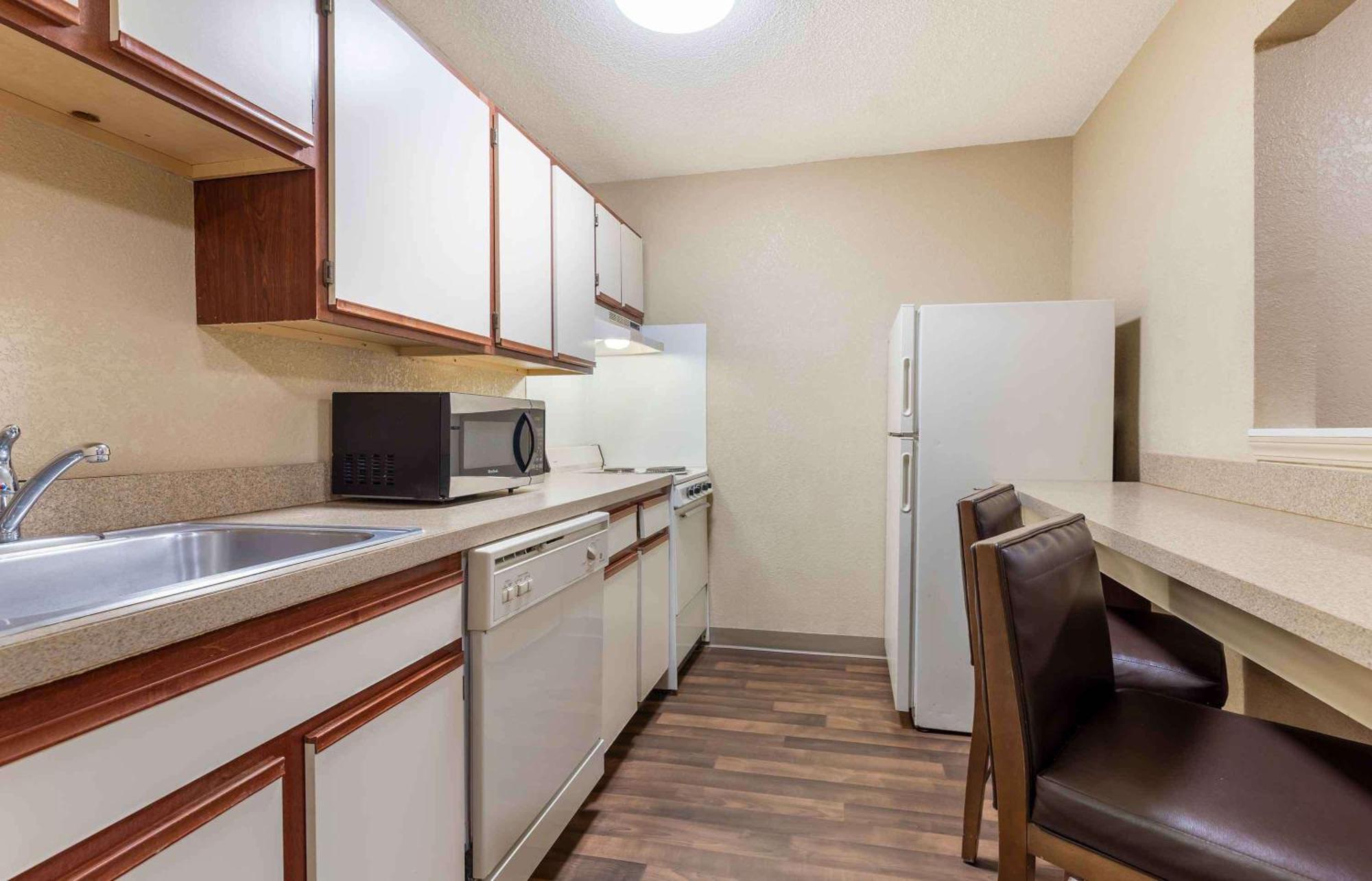 Extended Stay America Suites - Wichita - East Bagian luar foto