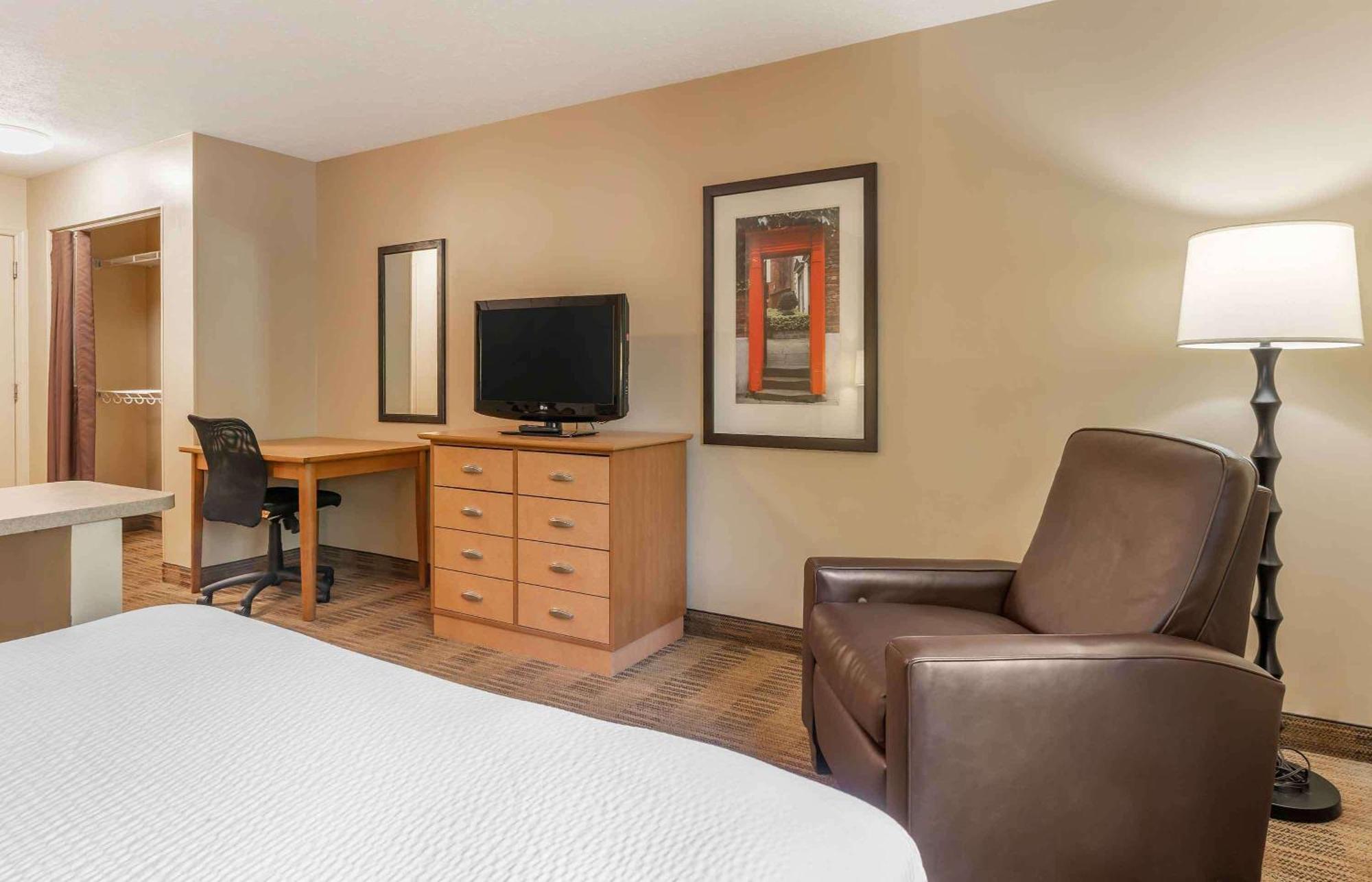 Extended Stay America Suites - Wichita - East Bagian luar foto